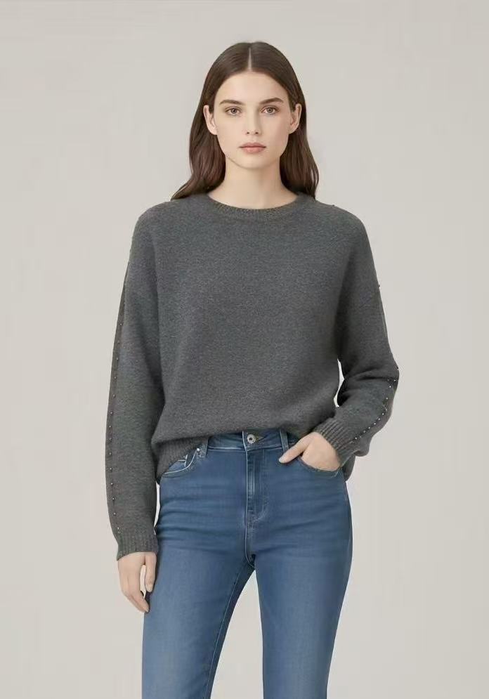  Cashmere sweater with pearl embellishment