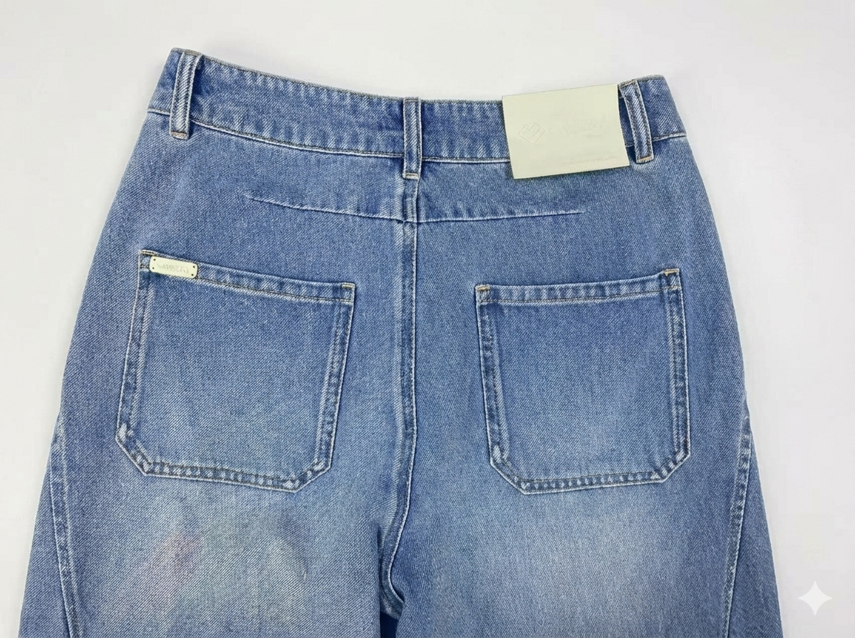 Diagonal-seam wide straight-leg jeans