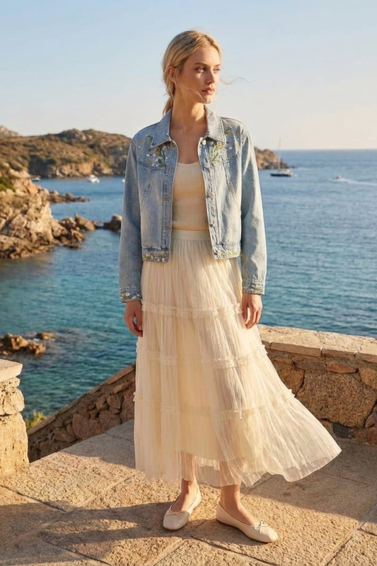 Giacca in denim con ricamo floreale delicato LAVEZZO