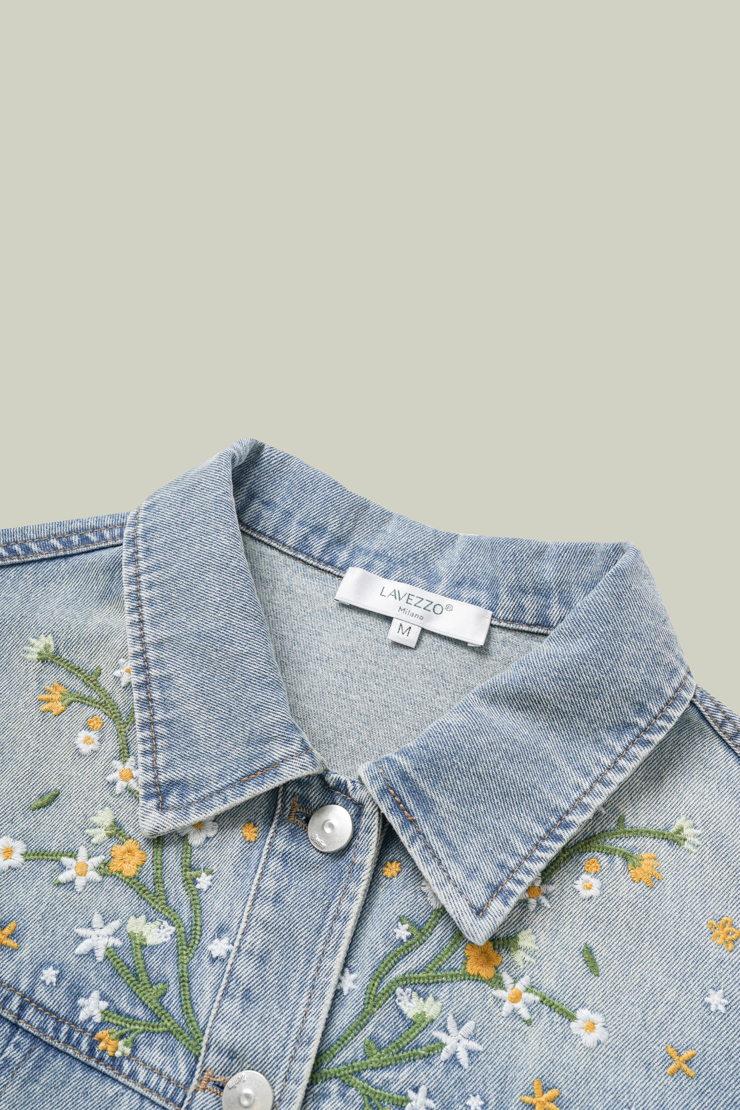 Giacca in denim con ricamo floreale delicato LAVEZZO