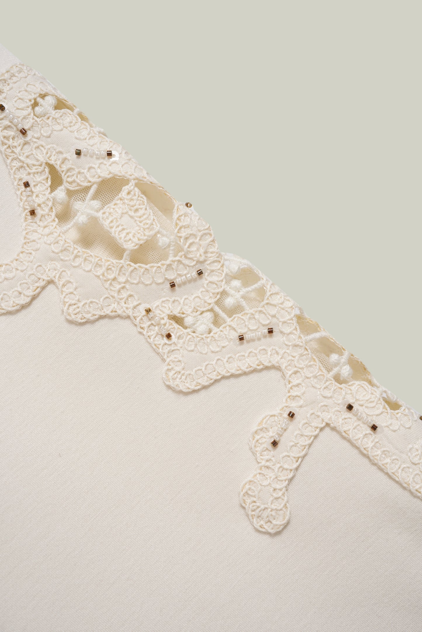 Artisanal lace cuff sweatshirt and straight-leg pants set