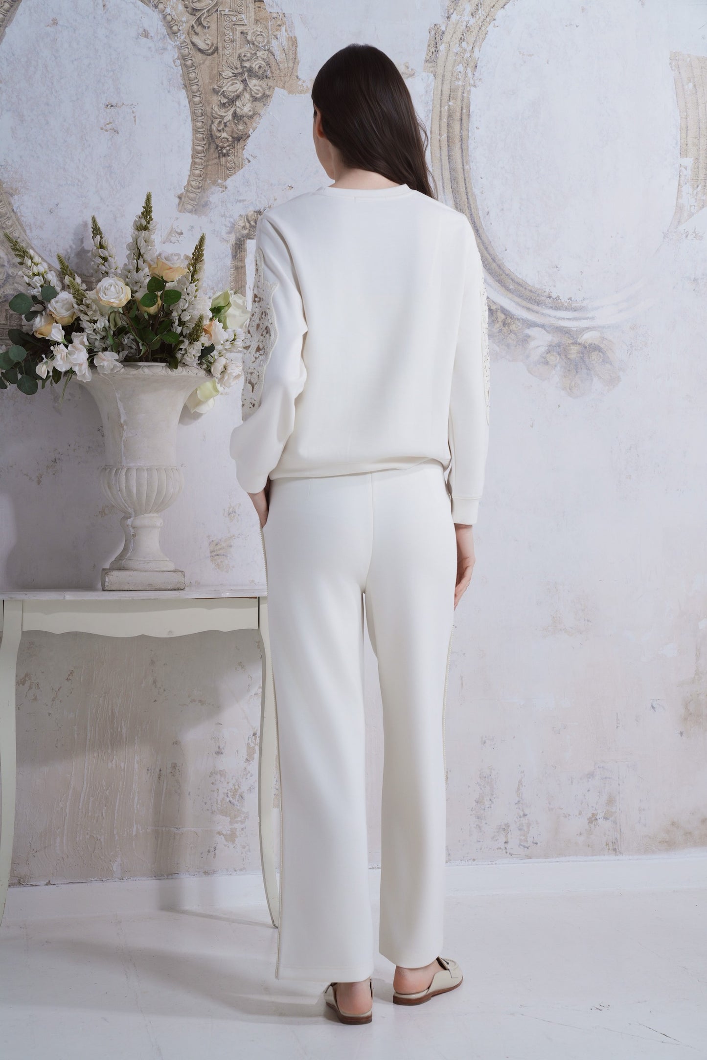Artisanal lace cuff sweatshirt and straight-leg pants set