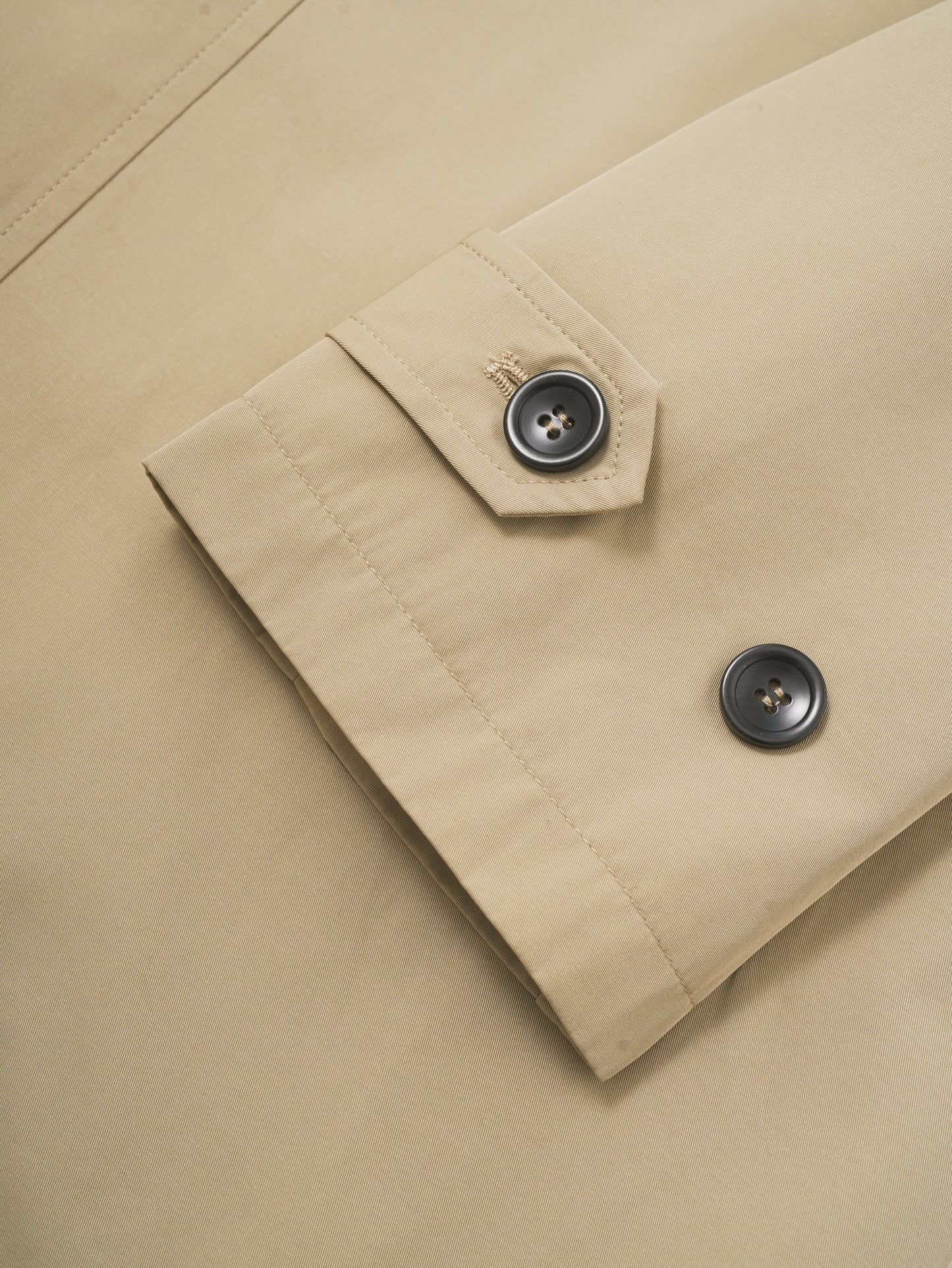 Trench coat con colletto alto