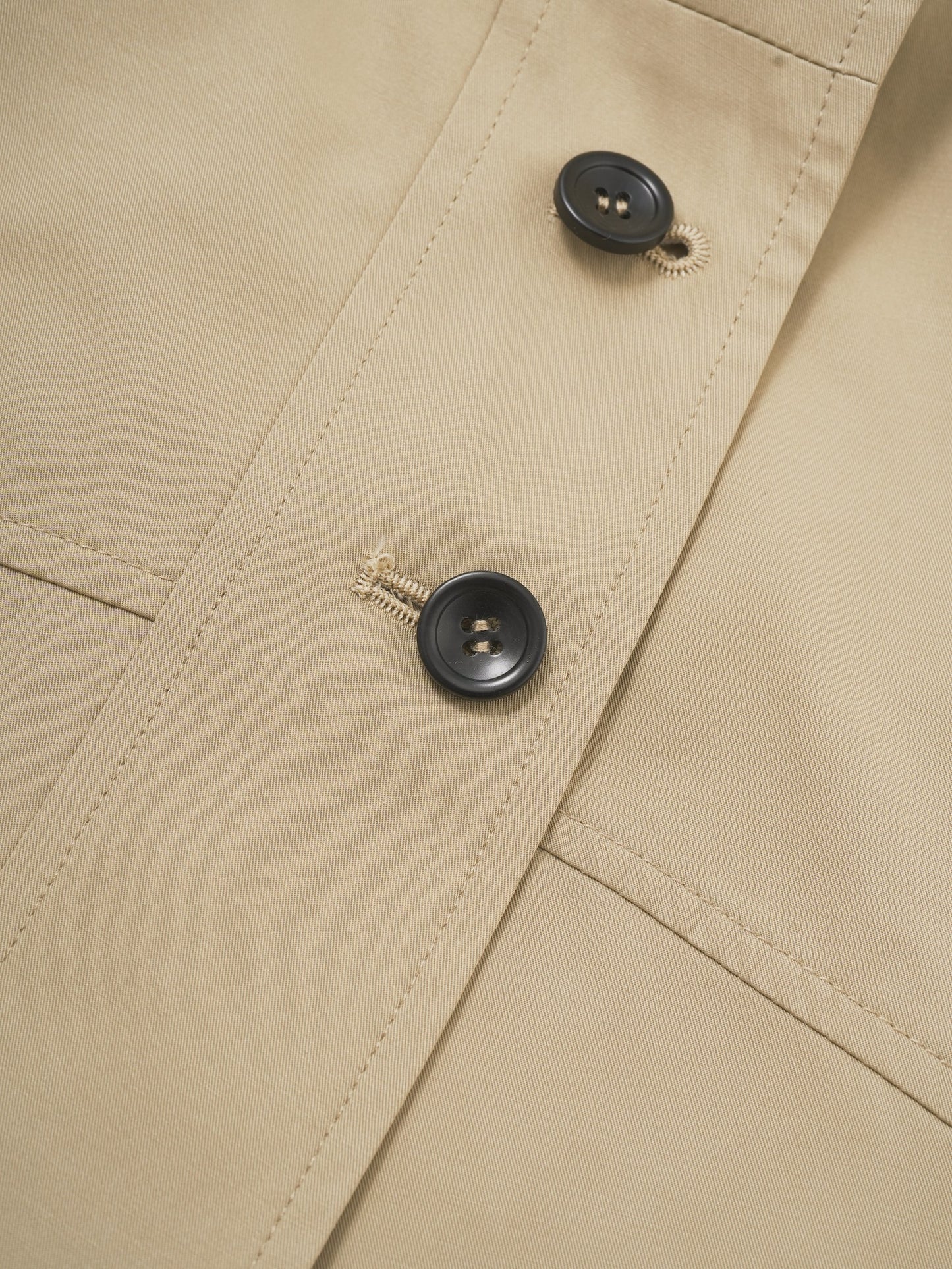 Trench coat con colletto alto
