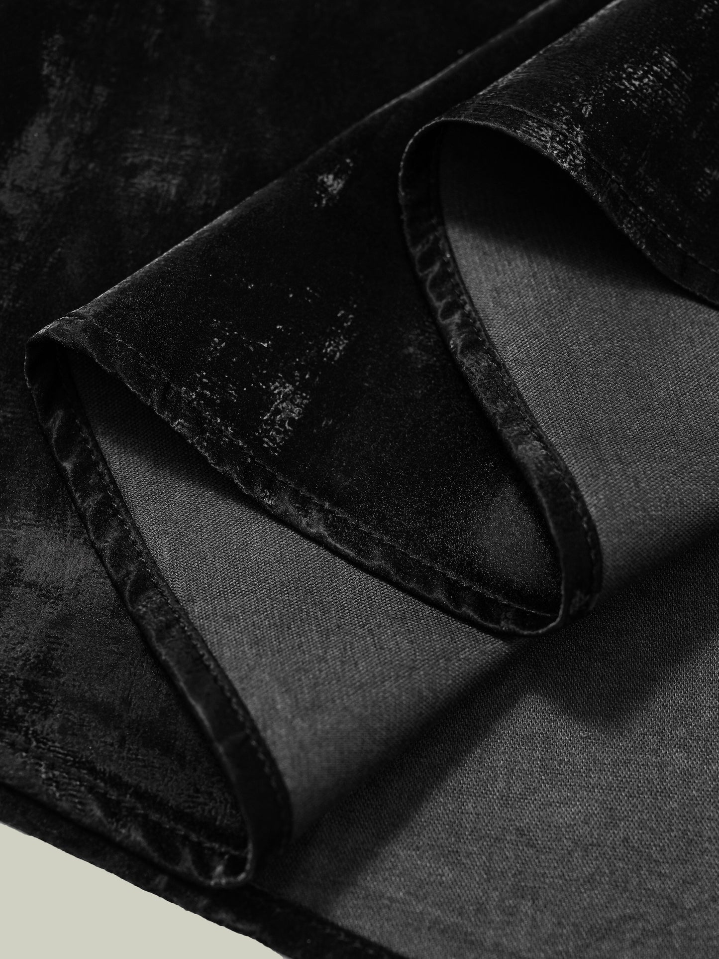 
Windproof & water-resistant skirt with light-shadow texture