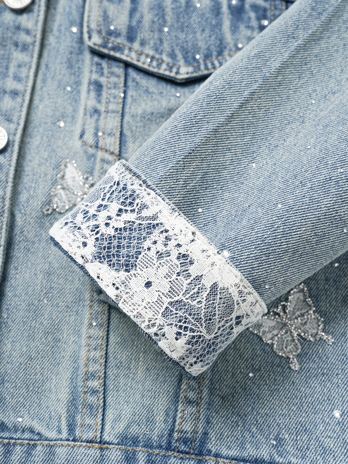 Giacca in denim con farfalle e strass LAVEZZO