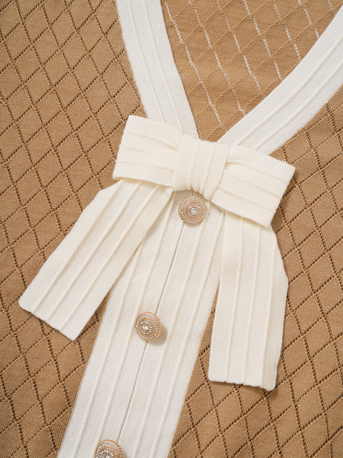Cardigan in maglia stile petite Chanel con fiocco