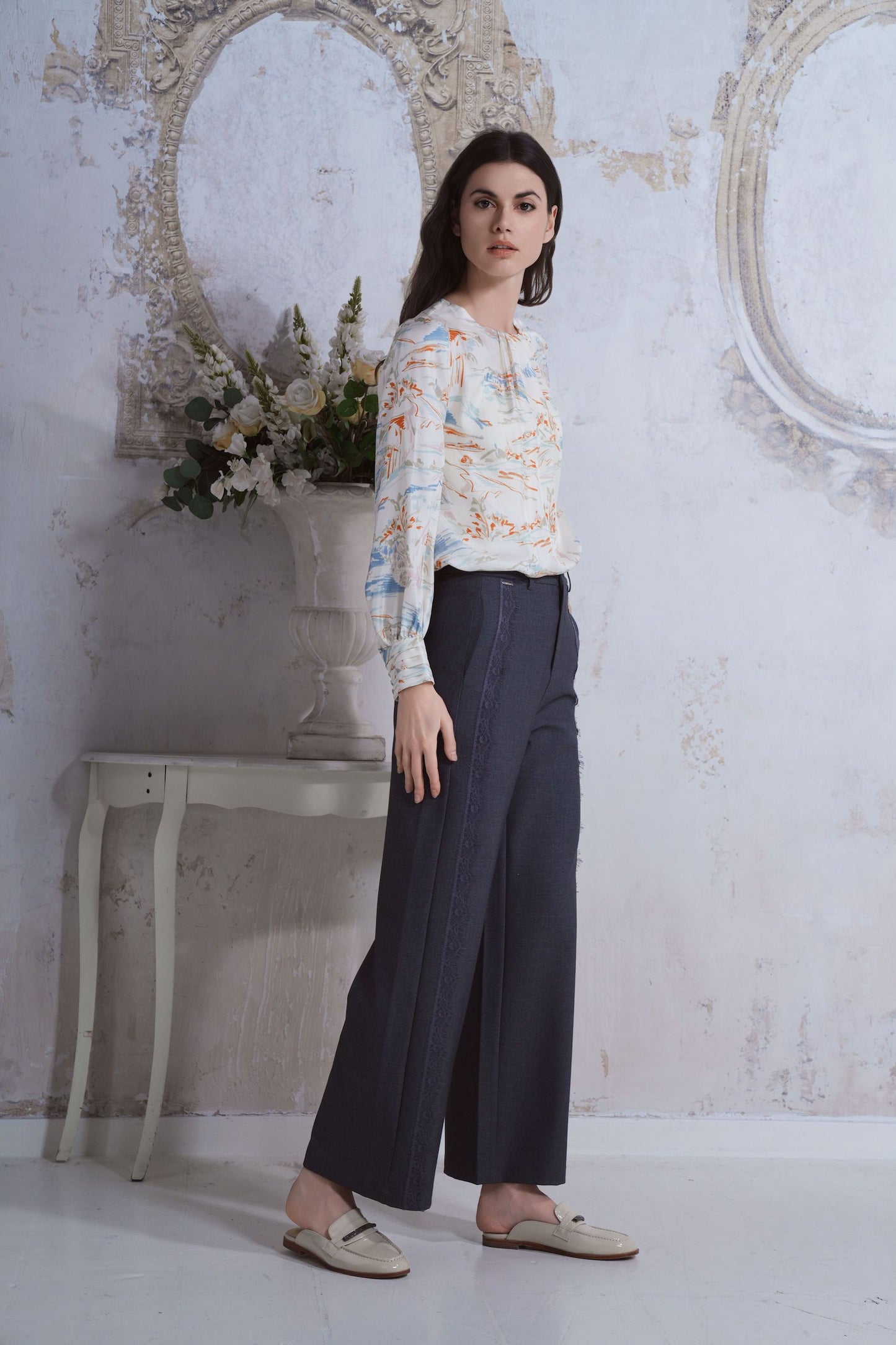 Pantalone con inserto in pizzo
