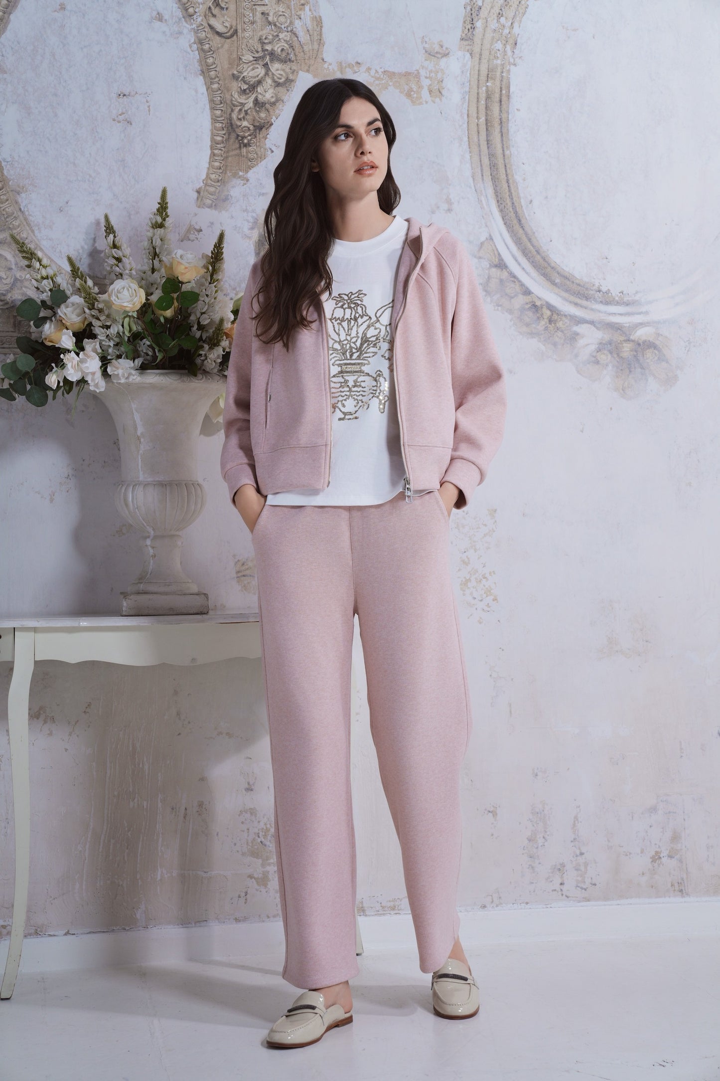 Sweatshirt and trousers set