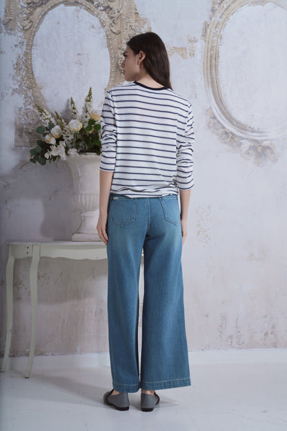 Striped sweater with bee motif