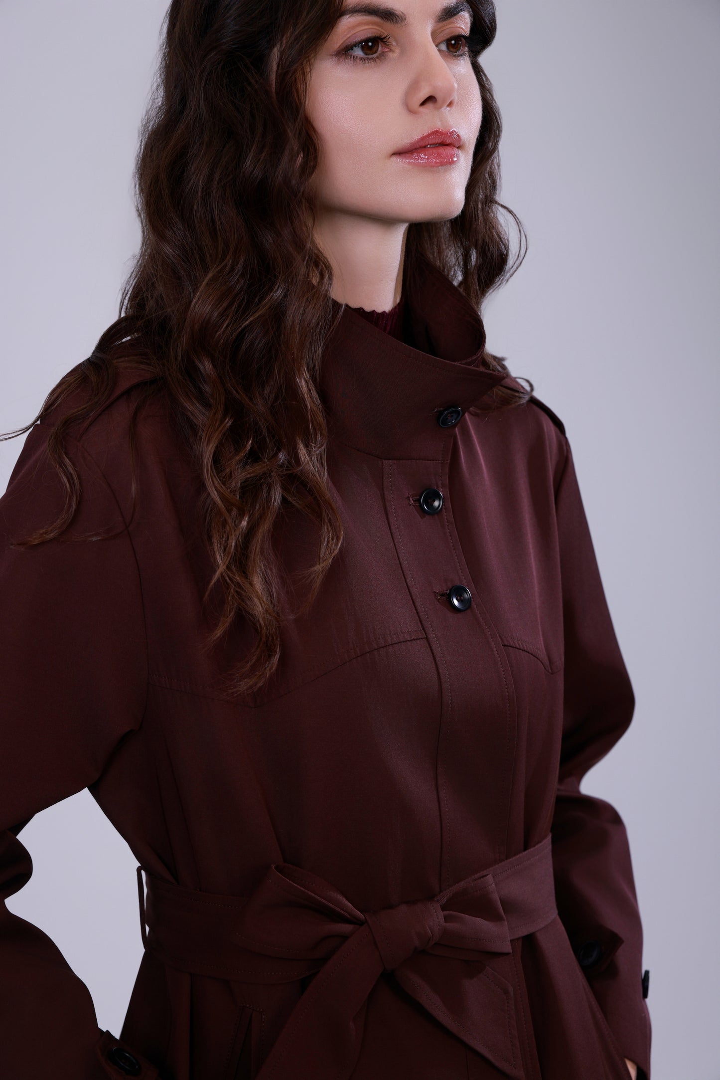 Trench coat con colletto alto