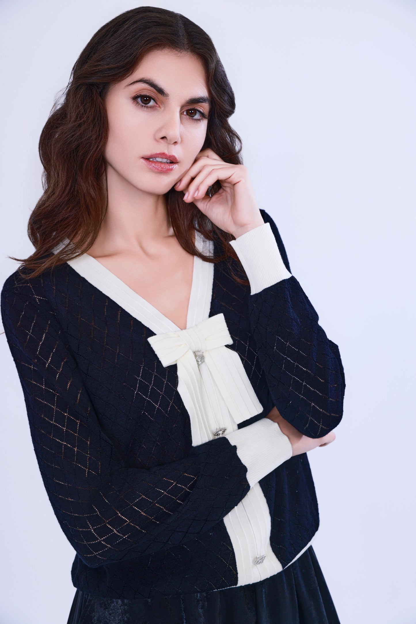 Cardigan in maglia stile petite Chanel con fiocco
