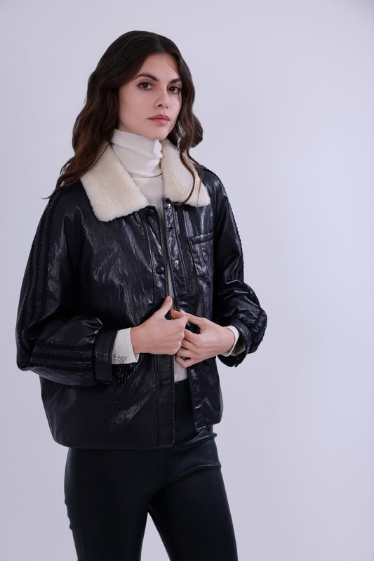  Oil-Wax PU & shearling short down jacket