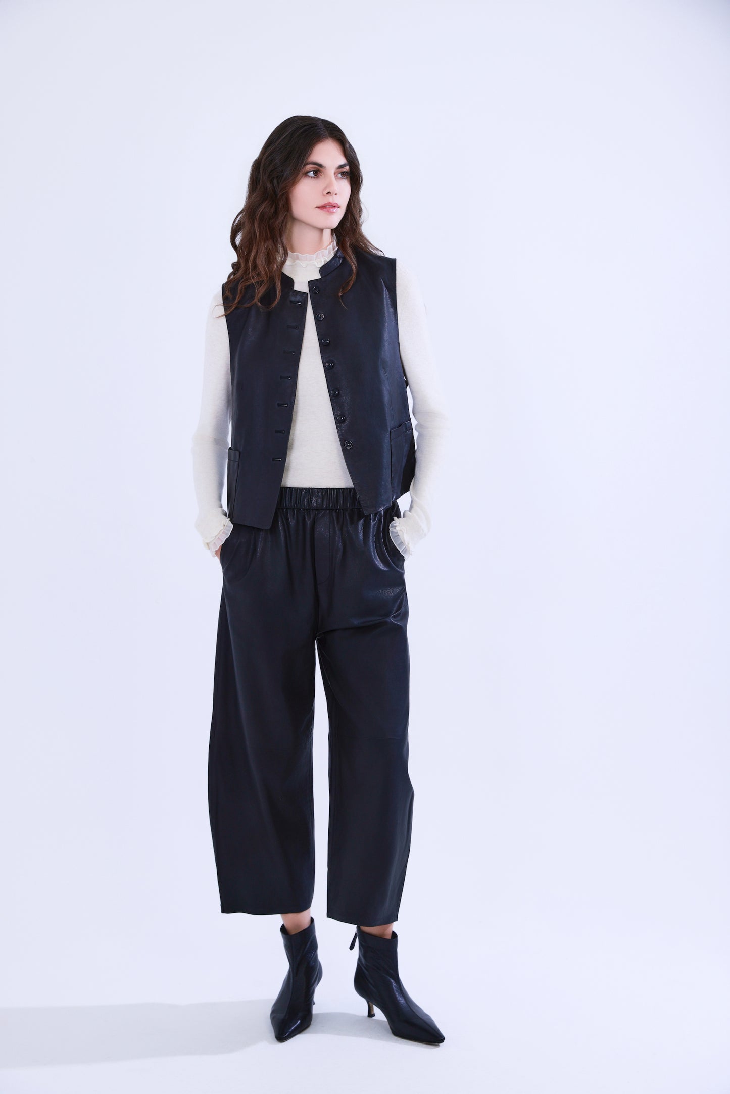 Washed vegetable-tanned leather balloon pants