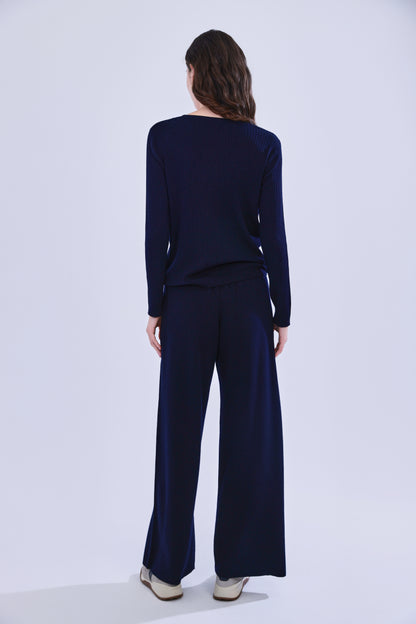 Wool set with faux two-piece layered top
