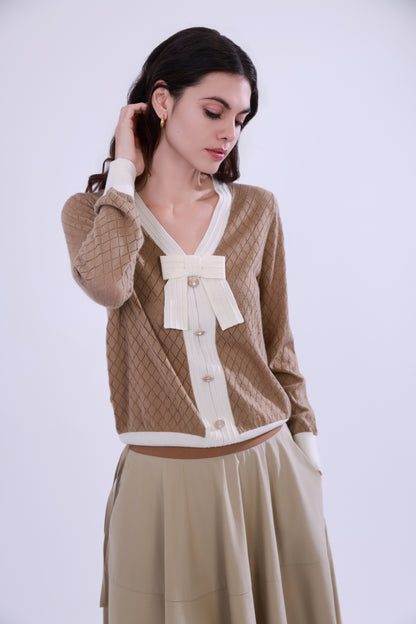Cardigan in maglia stile petite Chanel con fiocco