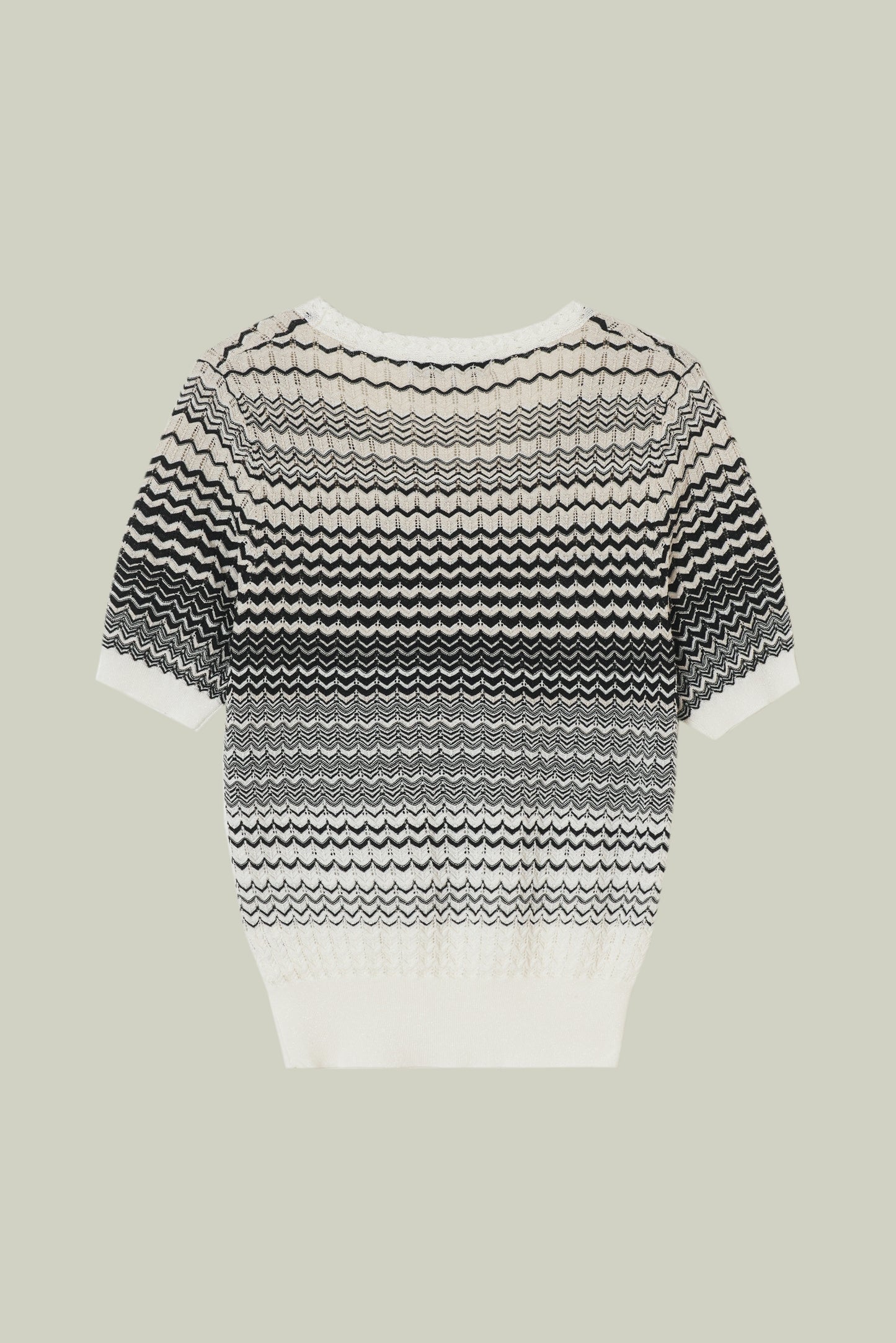 Wavy striped sweater 