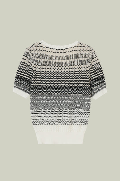 Wavy striped sweater 