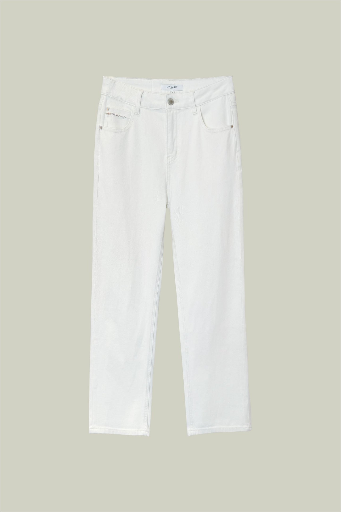 White ankle-length jeans