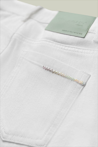 White ankle-length jeans