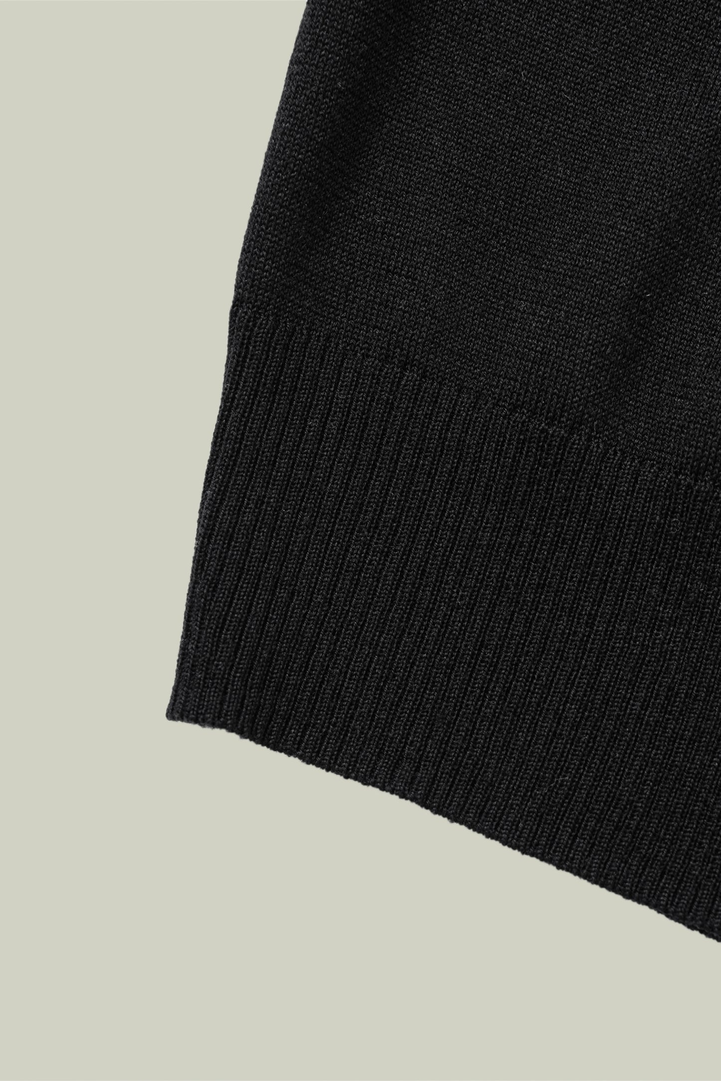  Fine-twist knitted cardigan