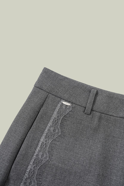 Pantalone con inserto in pizzo